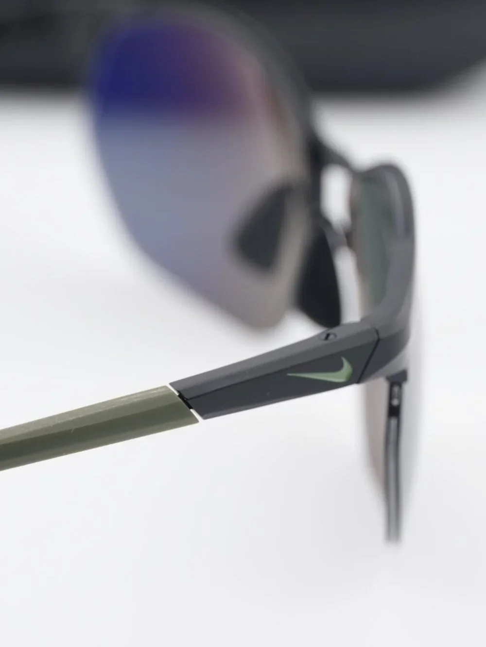 NIKE MODERN METAL ZONE N IU3289X 011 Square Sunglasses - Black / Green
